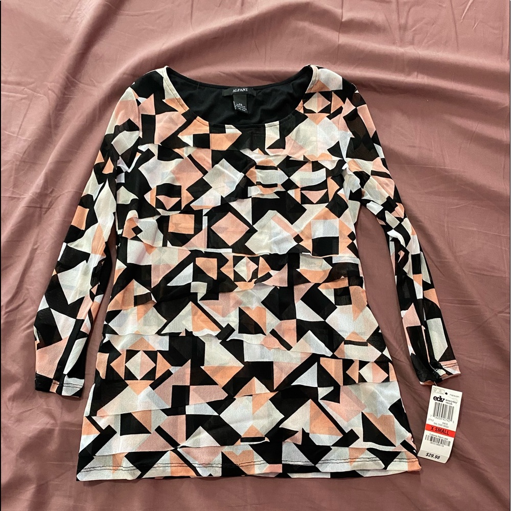 Alfani NEW Patterned T shirt
